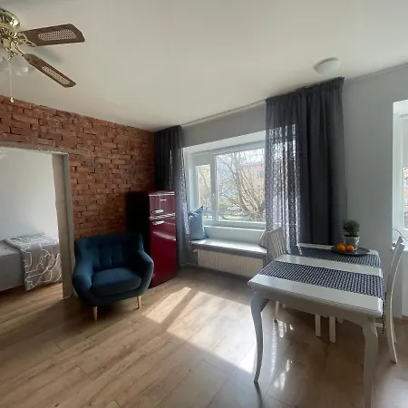 Vanalinna Suvituskorterid - Pikk 6 Ja 8 Appartamento Pärnu